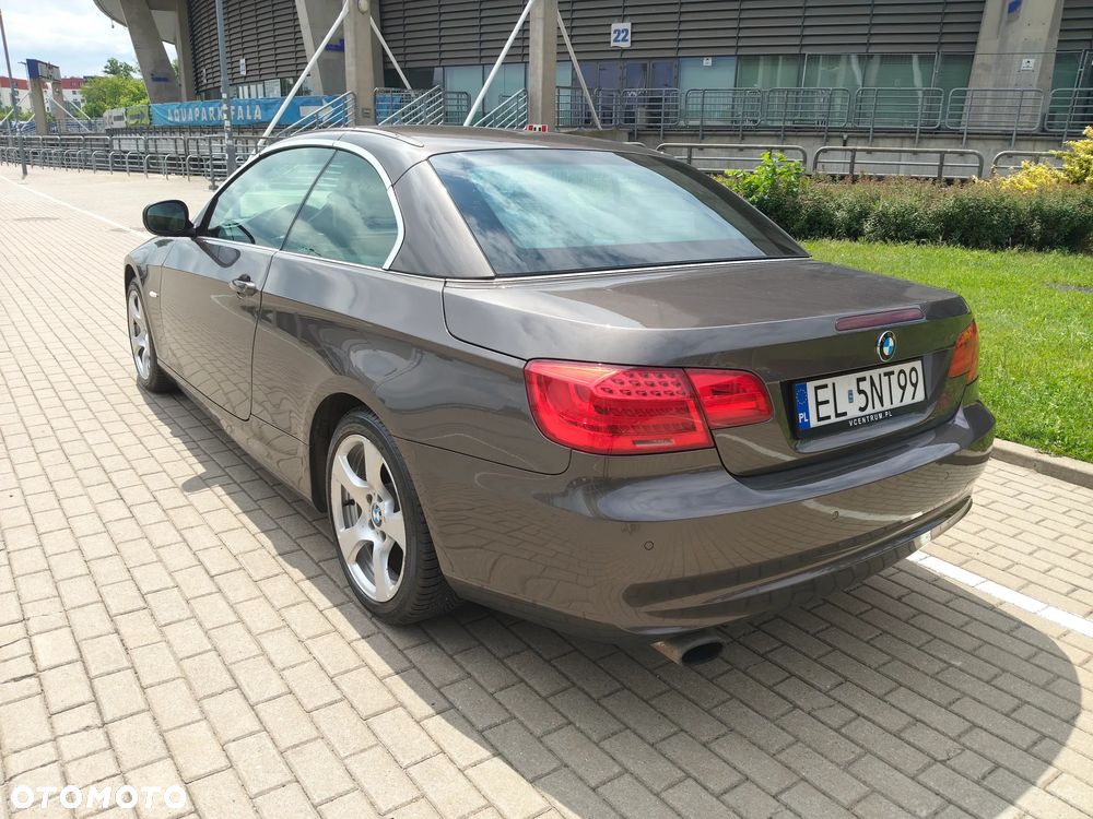 BMW Seria 3 320i - 14