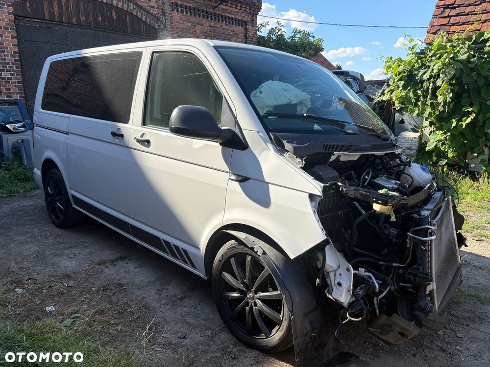 Volkswagen Multivan - 1