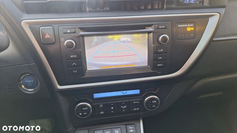 Toyota Auris 1.8 HSD Luna - 22