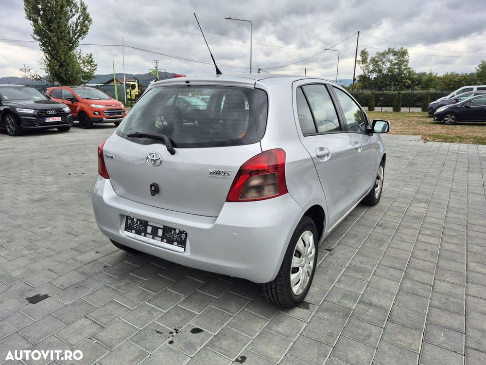Toyota Yaris - 4