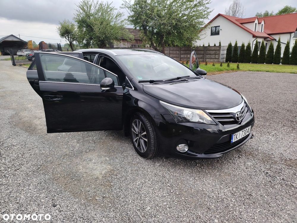 Toyota Avensis 1.8 Comfort - 11