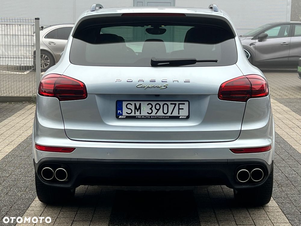 Porsche Cayenne S E-Hybrid - 2