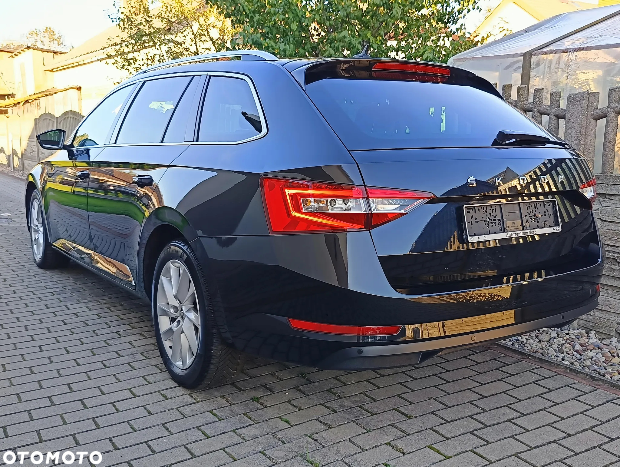 Skoda Superb Combi 2.0 TDI DSG Ambition - 15