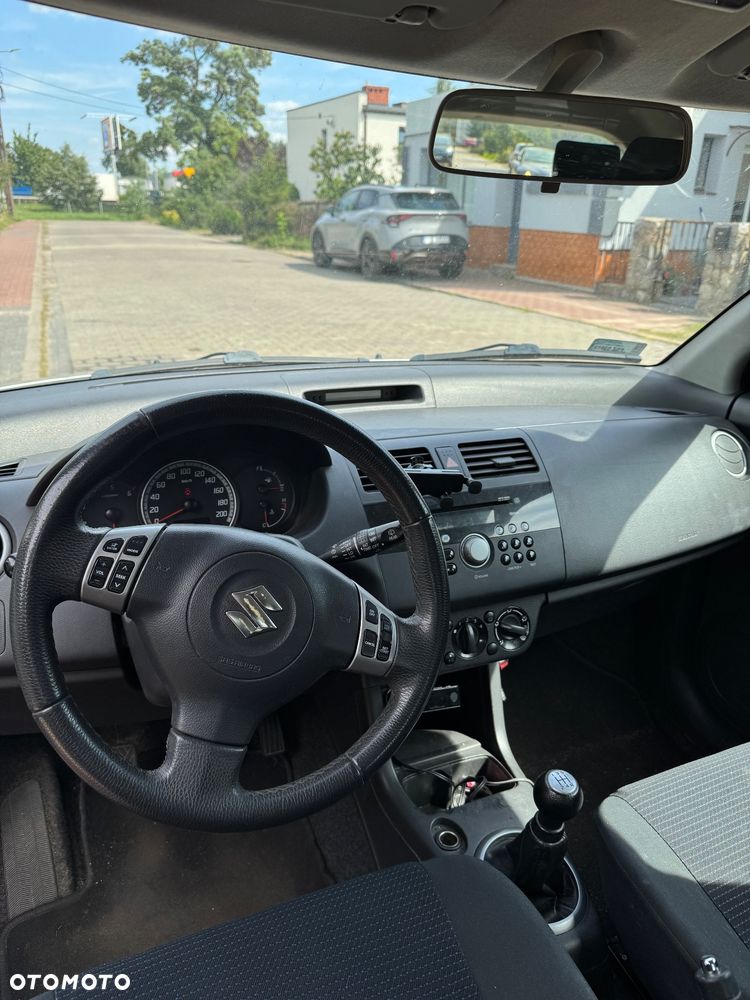 Suzuki Swift 1.3 DDiS GLX / Comfort - 4