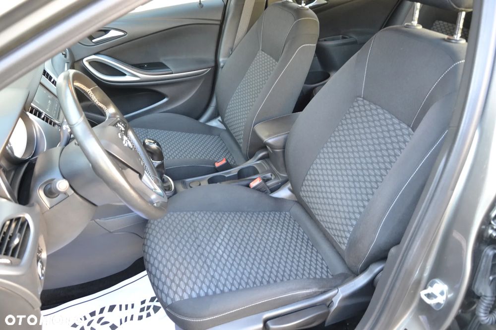 Opel Astra 1.4 T Dynamic - 29