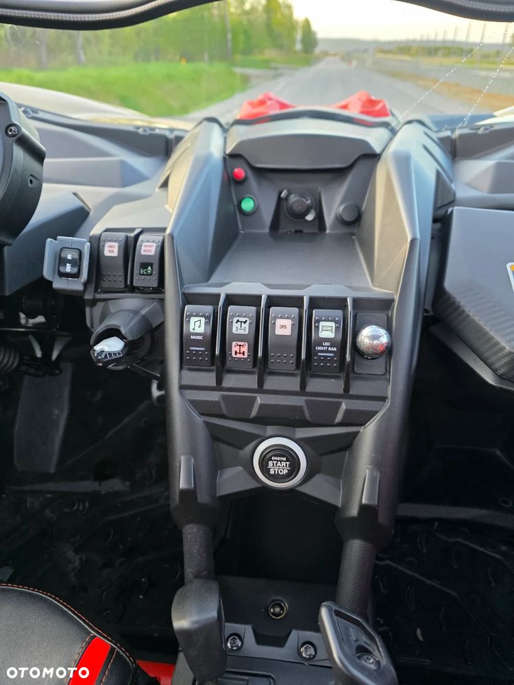 Can-Am Maverick - 14