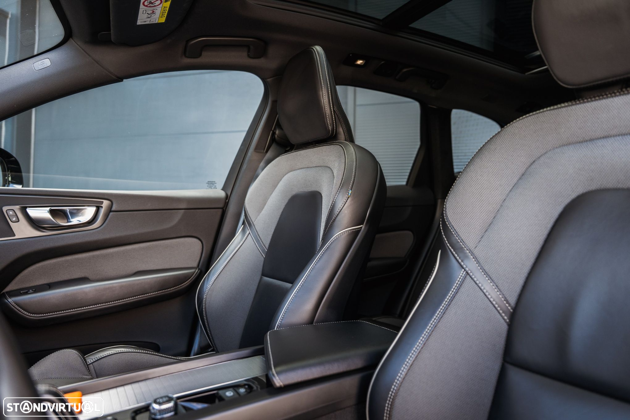 Volvo XC 60 2.0 T6 PHEV R-Design AWD - 18
