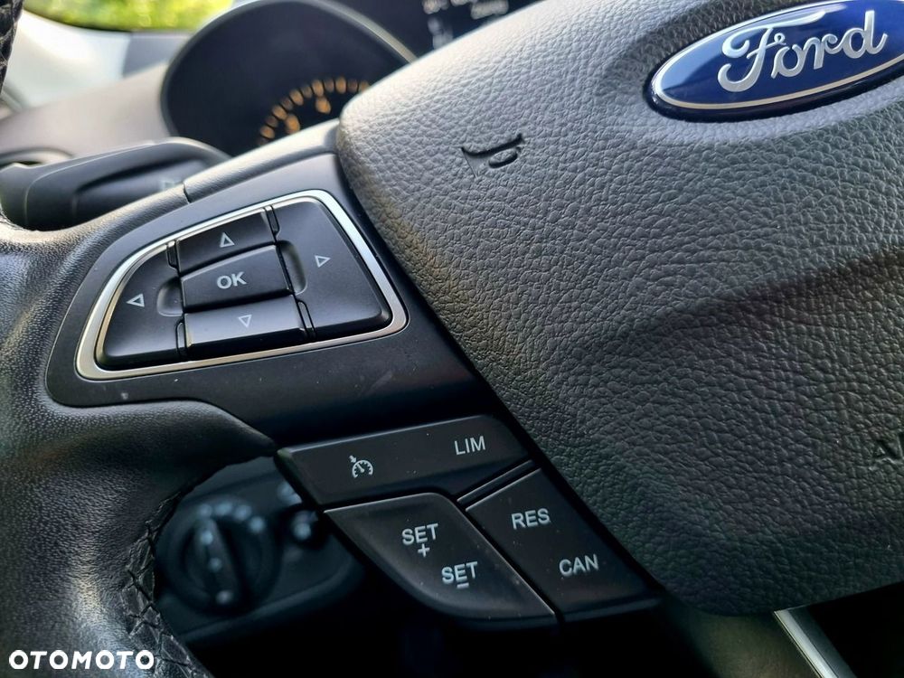 Ford Kuga 1.5 EcoBoost 2x4 Titanium - 17