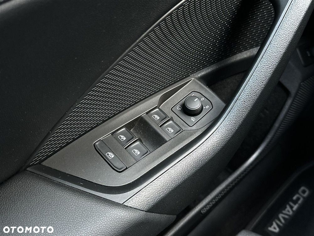 Skoda Octavia 2.0 TSI 4x4 Style DSG - 17