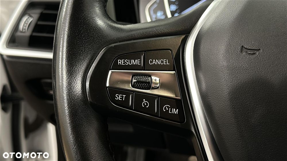 BMW Seria 3 318d - 24