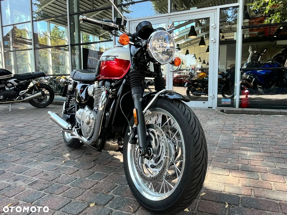 Triumph Bonneville - 6