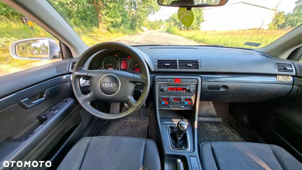 Audi A4 Limousine - 16