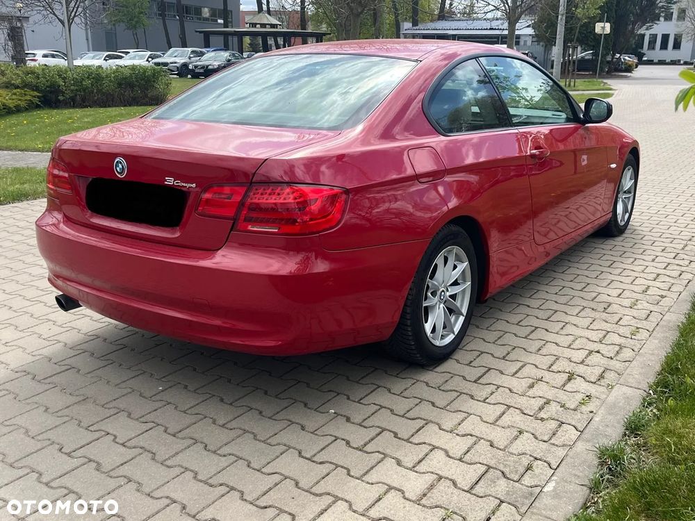 BMW Seria 3 318i Edition Exclusive - 16