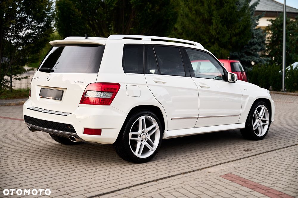 Mercedes-Benz GLK 220 CDI DPF 4Matic BlueEFFICIENCY 7G-TRONIC - 16