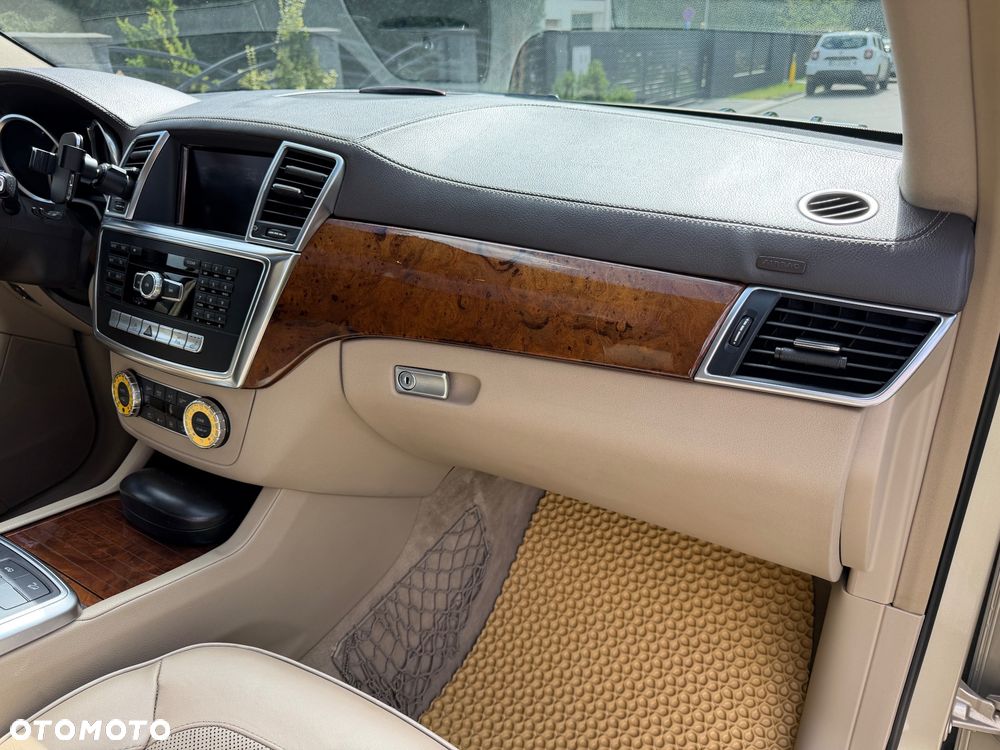 Mercedes-Benz GL 500 4-Matic - 17