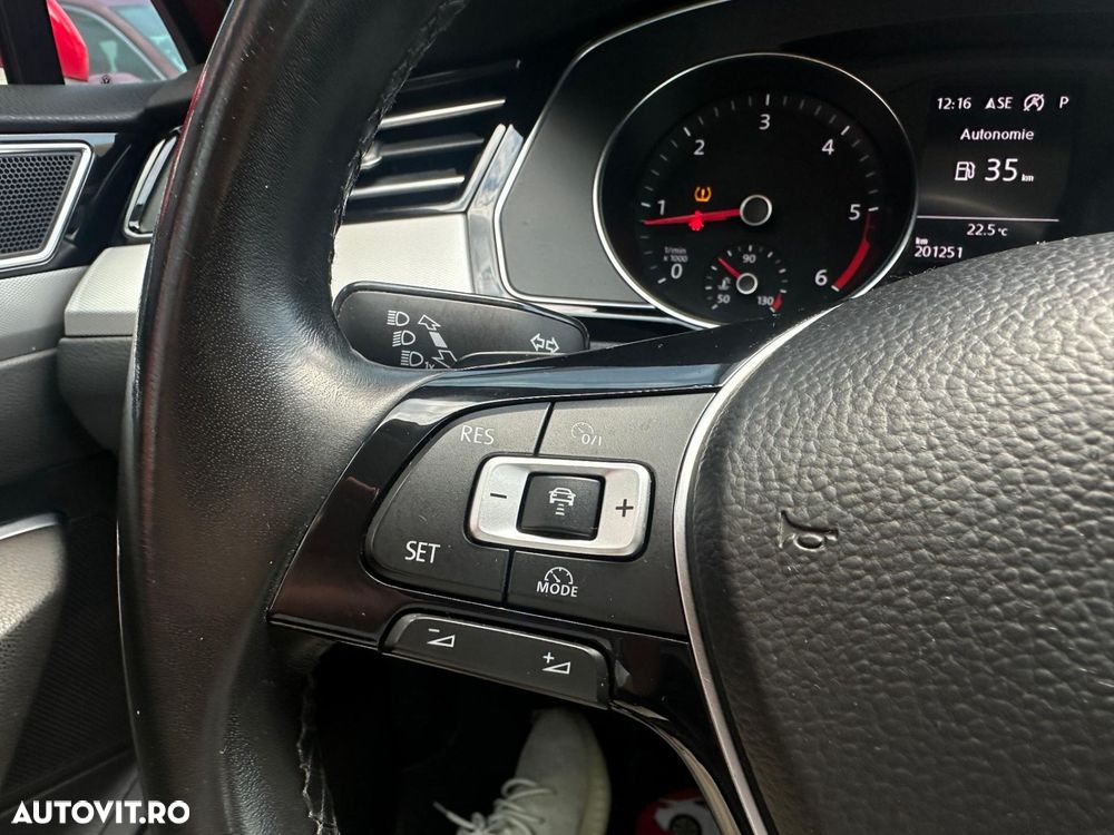 Volkswagen Passat - 21