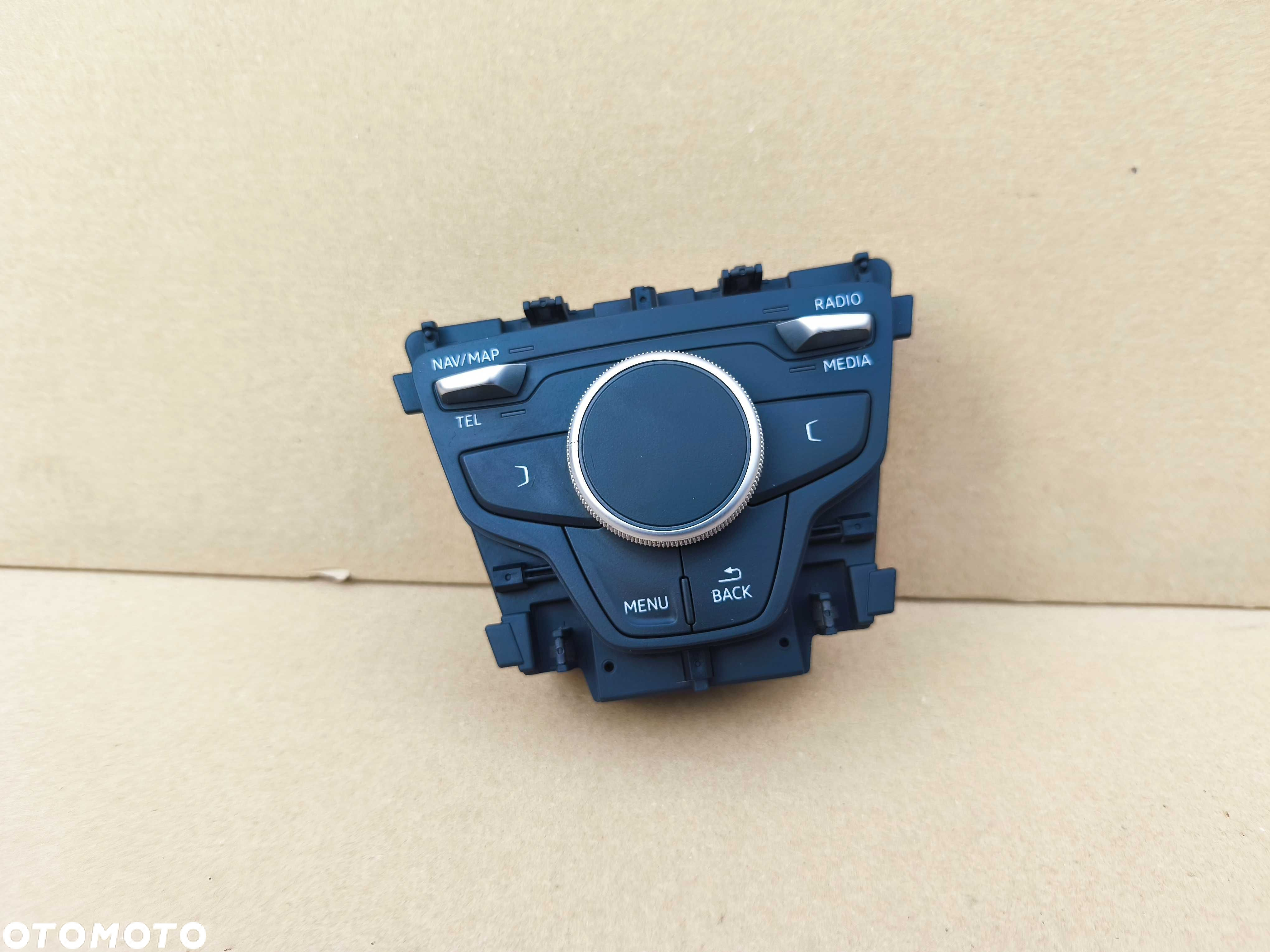 Audi A4 B9 8W panel sterowania radia MMI pokrętło igła 8W0.919.614J - 2