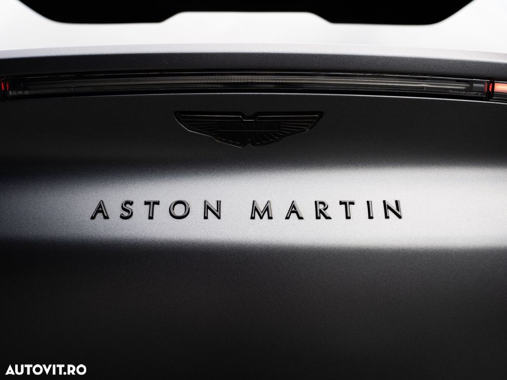 Aston Martin DBX - 15