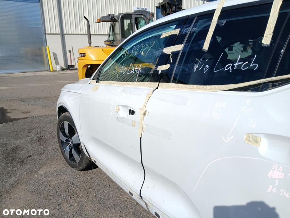 Volvo XC 40 T5 AWD Momentum - 11