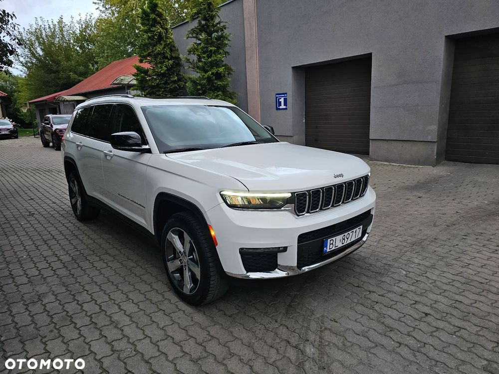 Jeep Grand Cherokee - 33