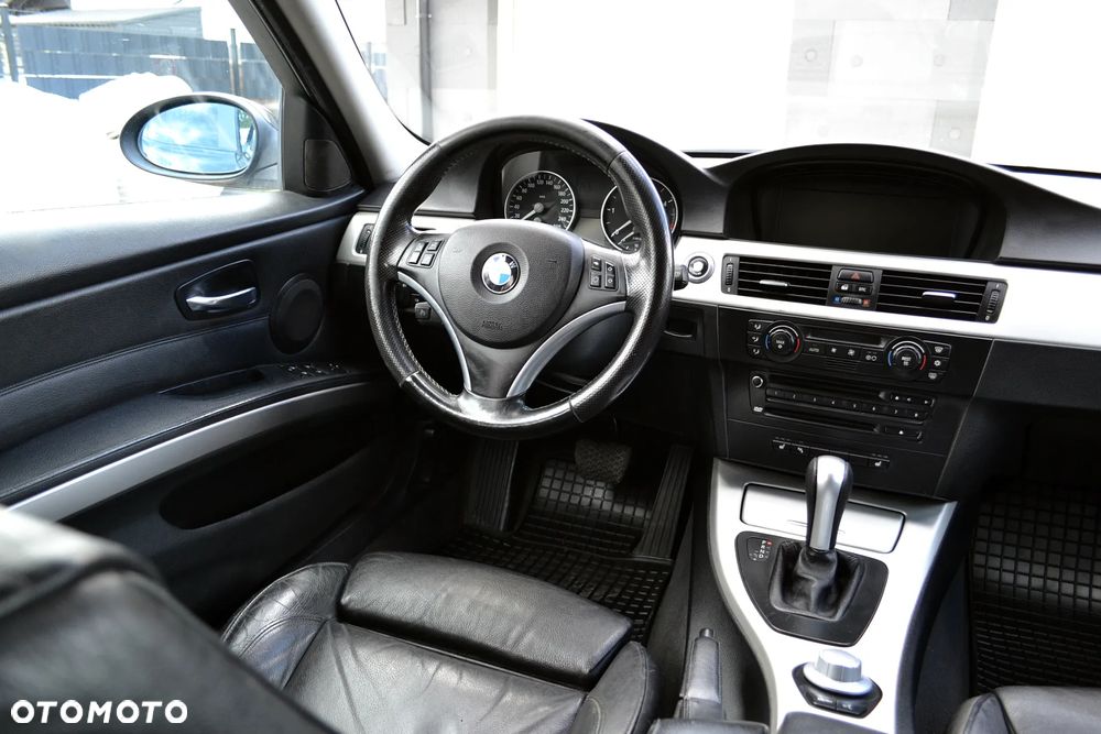 BMW Seria 3 320d DPF - 12
