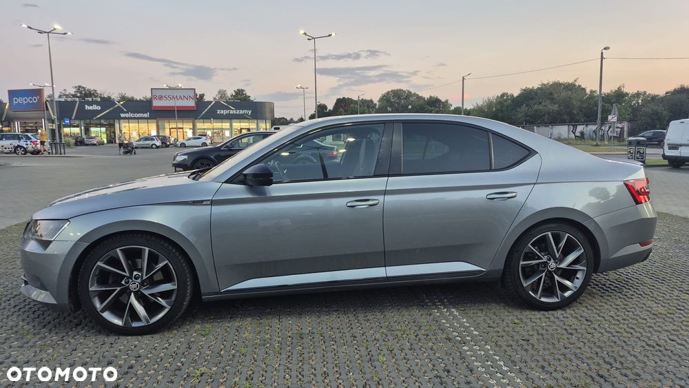 Skoda Superb 2.0 TSI Sportline DSG - 5