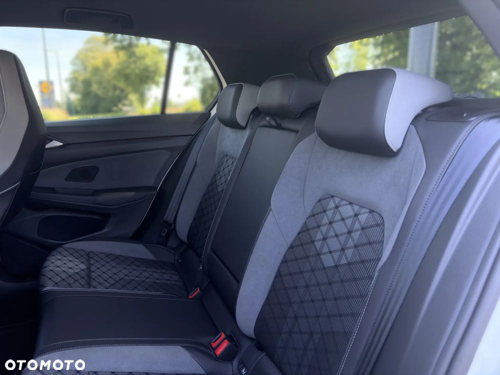 Volkswagen Golf 1.5 eTSI mHEV R-Line DSG - 15