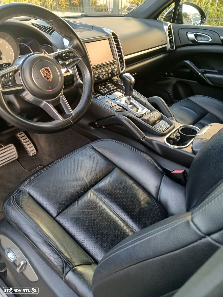 Porsche Cayenne S - 6