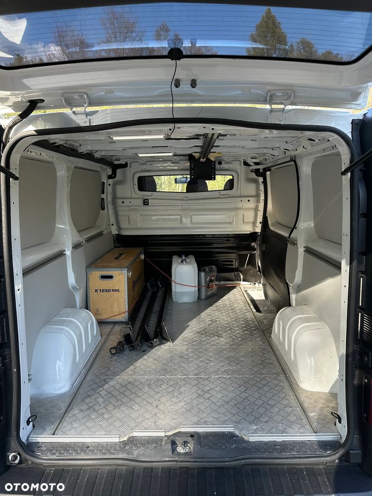 Opel Vivaro - 18