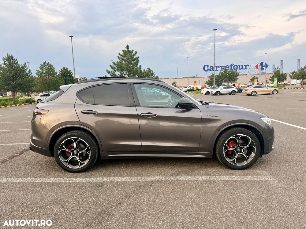 Alfa Romeo Stelvio 2.0 Turbo 16V AT8-Q4 Veloce - 3