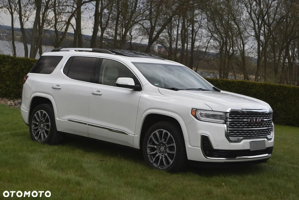 GMC Acadia - 4