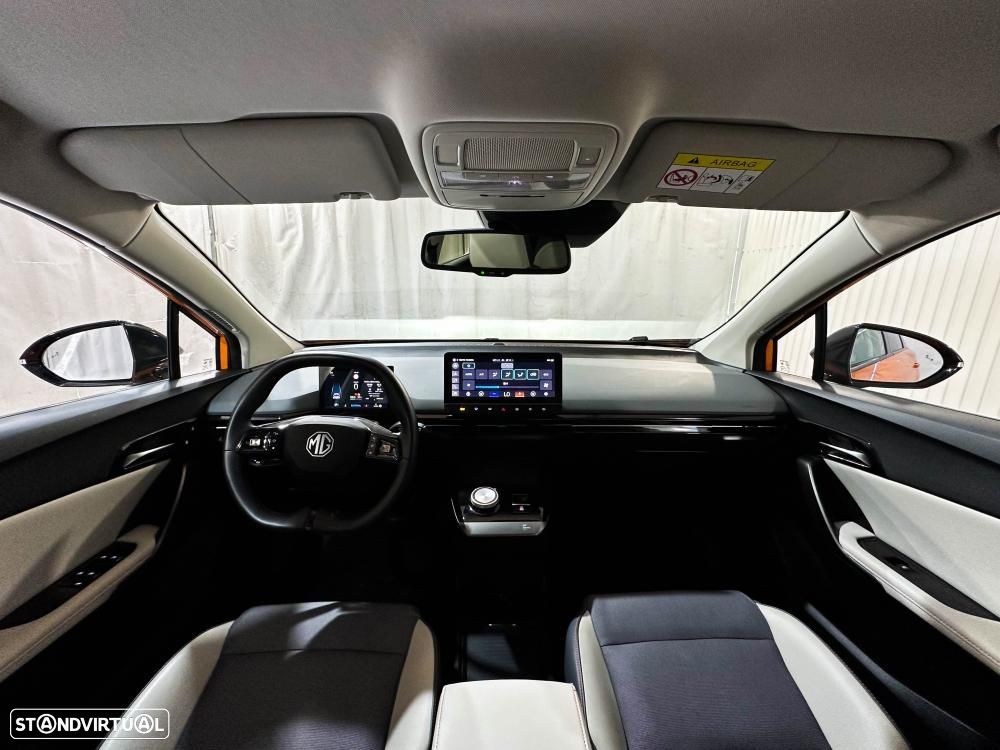 MG MG4 64 kWh Luxury - 11