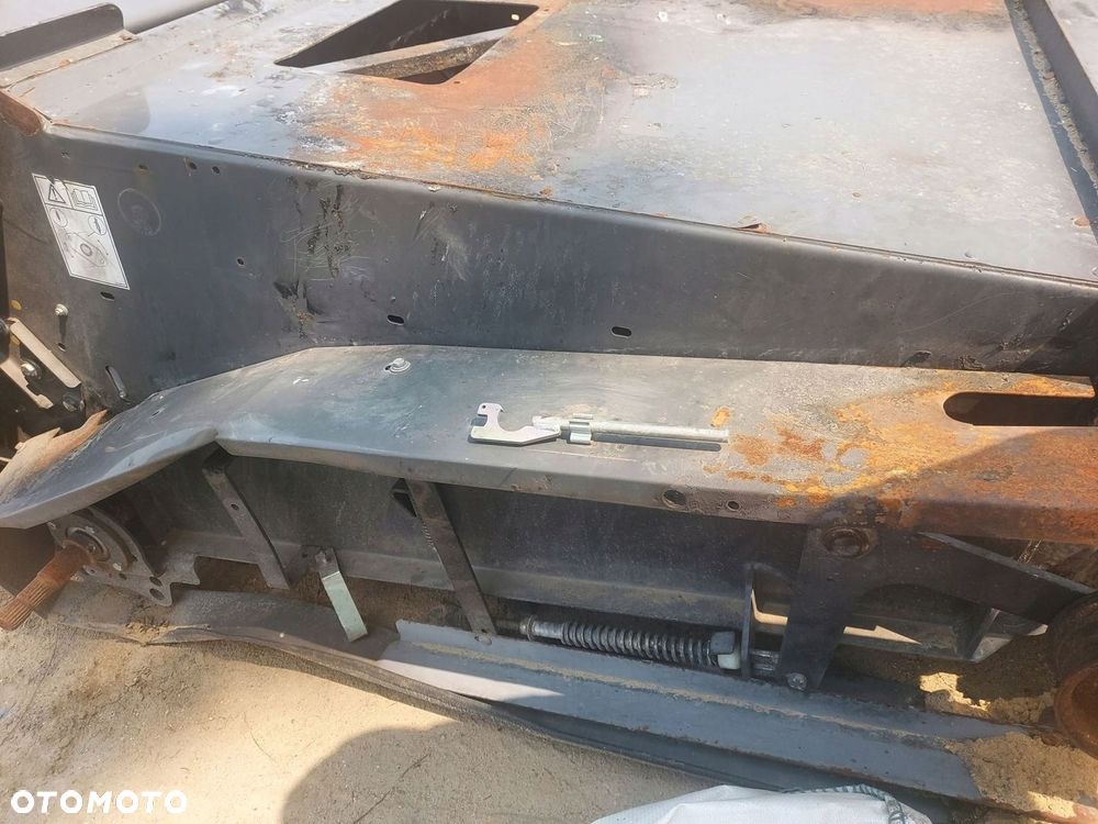 PODAJNIK POCHYŁY GARDZIEL KOMBAJN FENDT 6335C 15r - 8