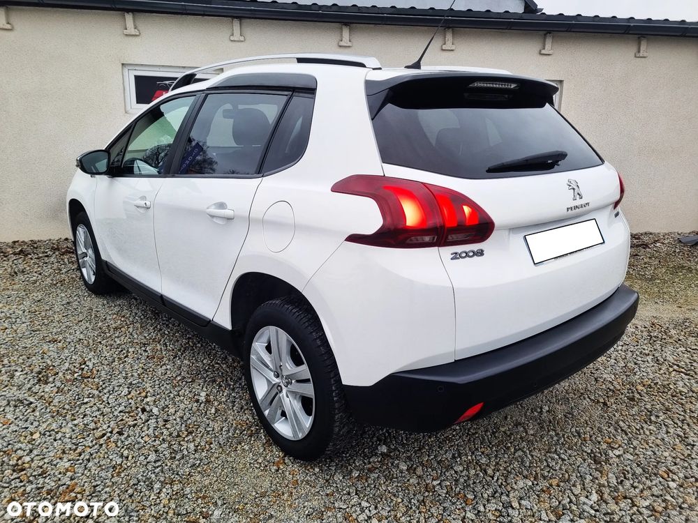 Peugeot 2008 1.2 Pure Tech Style S&S - 5