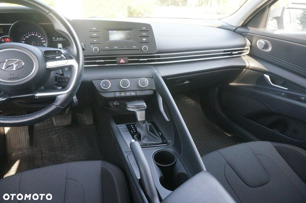 Hyundai Elantra 1.6 Modern CVT - 15