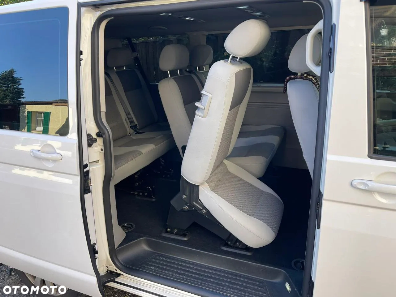 Volkswagen Caravelle - 13