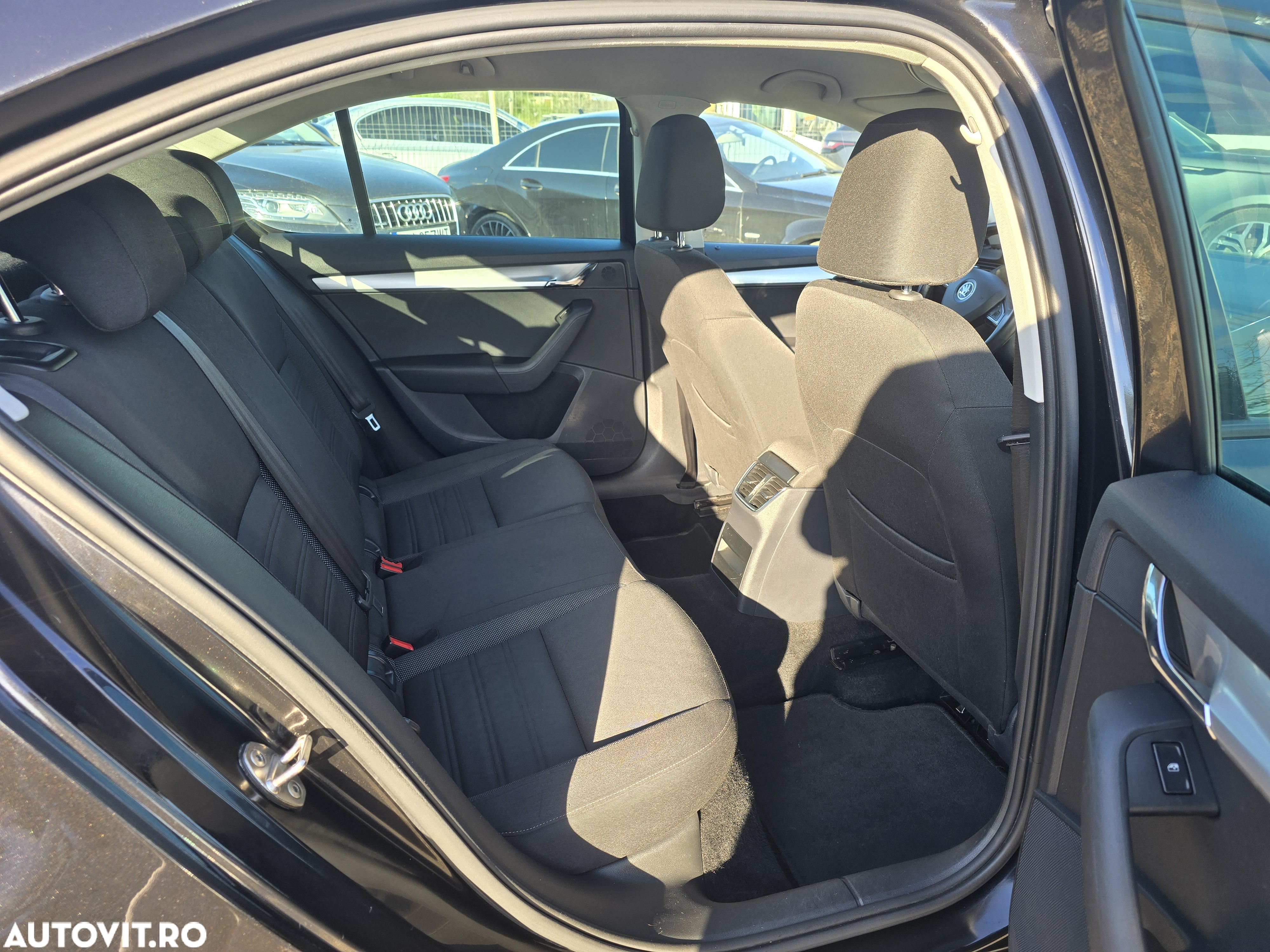 Skoda Octavia 2.0 TDI (Green tec) DSG Ambition - 5
