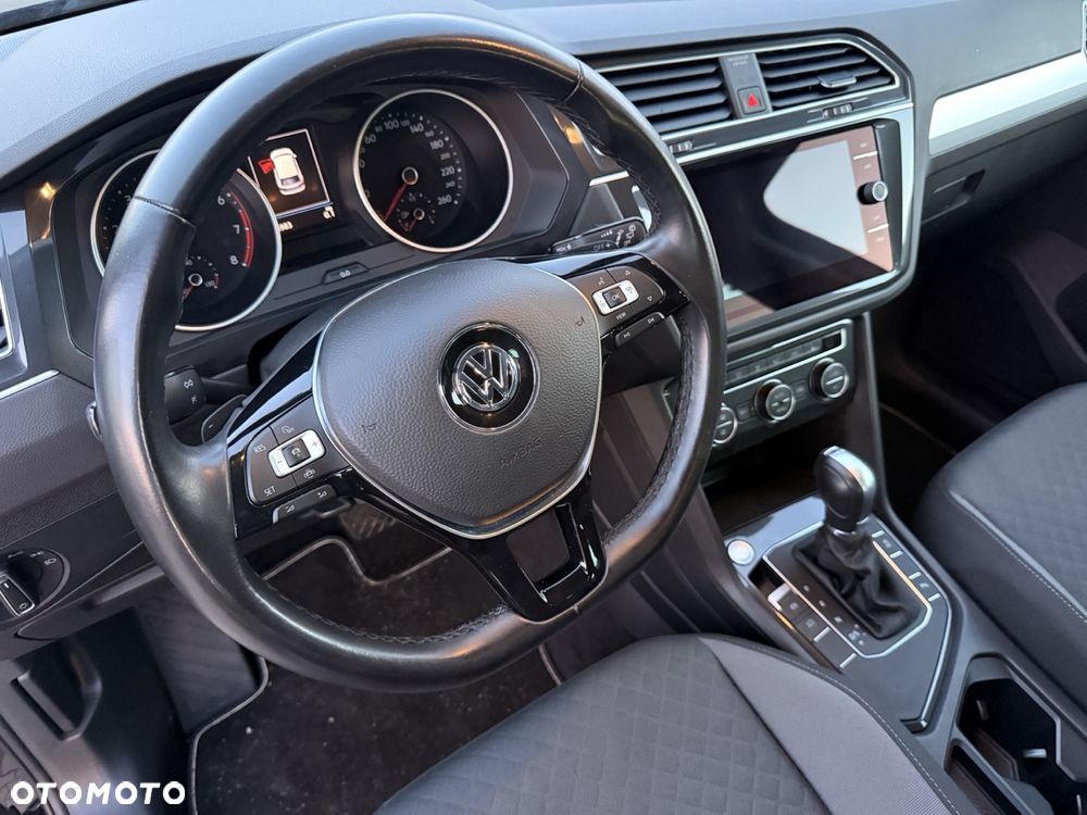 Volkswagen Tiguan - 12