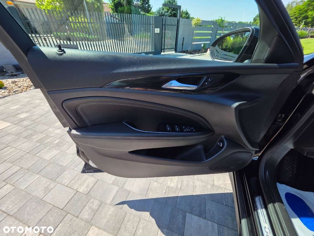 Opel Insignia - 11