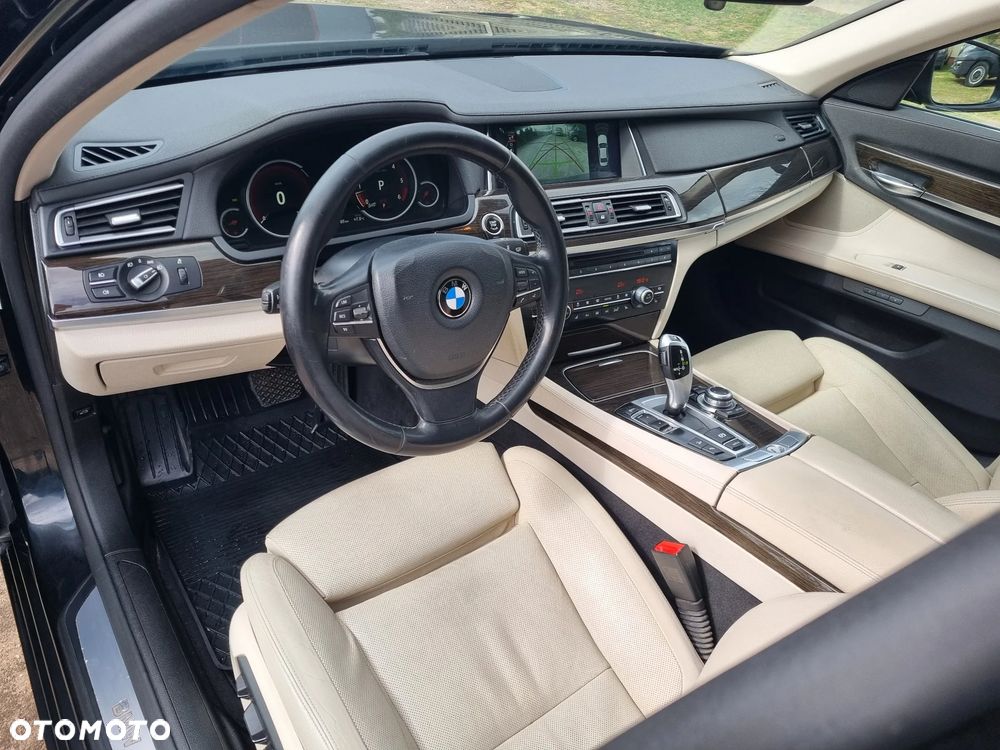BMW Seria 7 740d xDrive - 21
