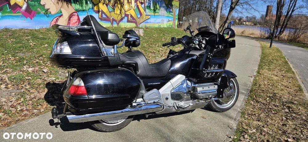Honda GL - 9