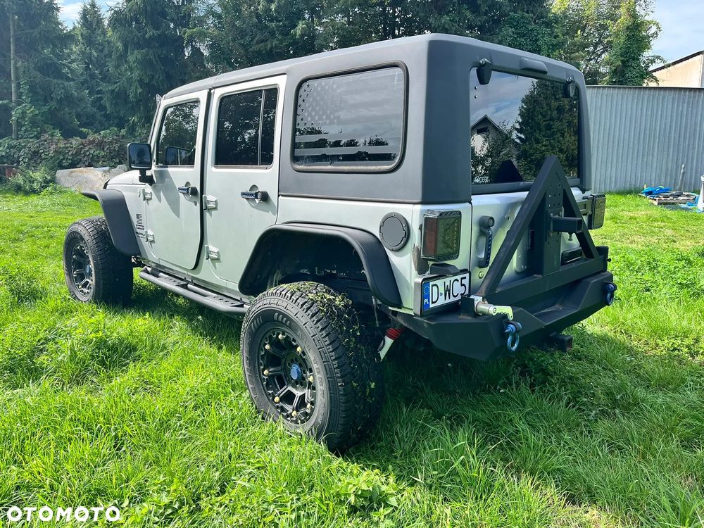 Jeep Wrangler Unlimited 3.8 Automatik Sahara - 4