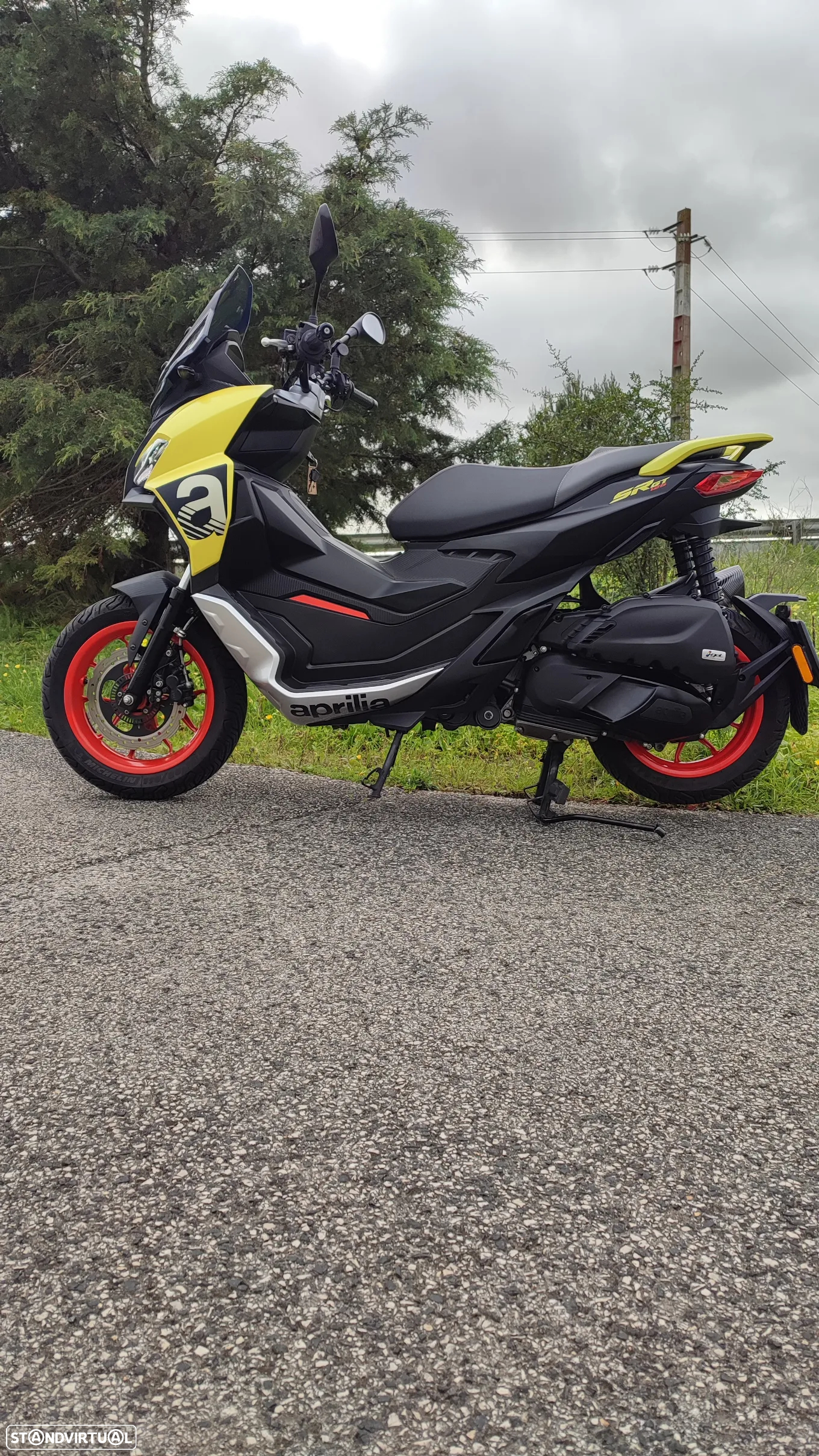 Aprilia SR SR GT - 3