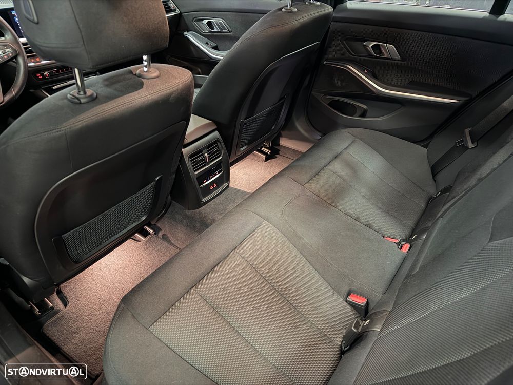 BMW 330 e Touring Aut. Advantage - 24