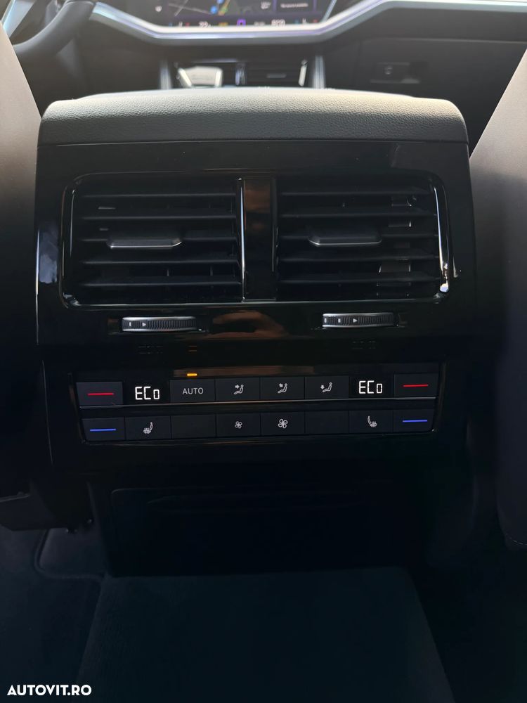 Volkswagen Touareg V6 TDI 4MOTION R-Line - 28