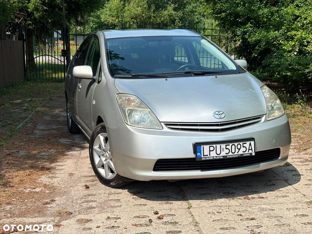 Toyota Prius - 22