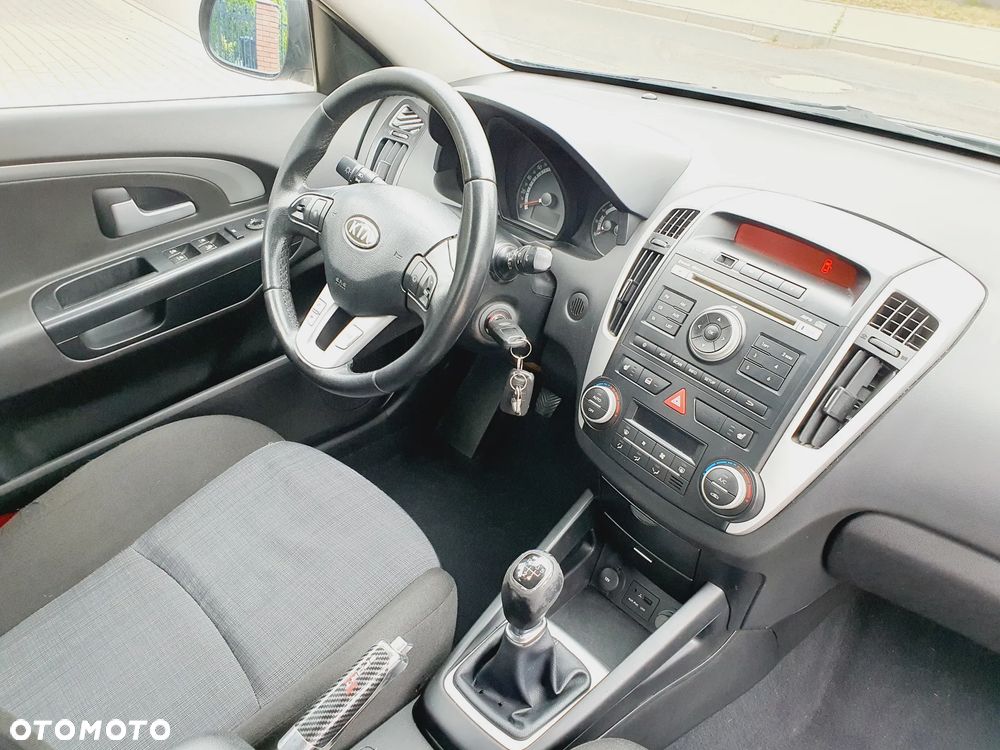 Kia Ceed 1.6 CVVT Spirit - 30