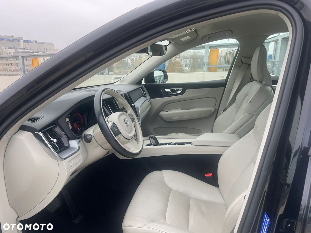 Volvo XC 60 B5 D AWD Inscription - 22