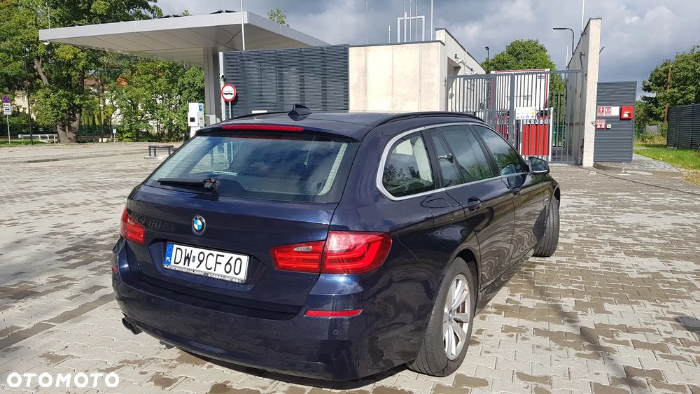 BMW Seria 5 520d Touring - 12
