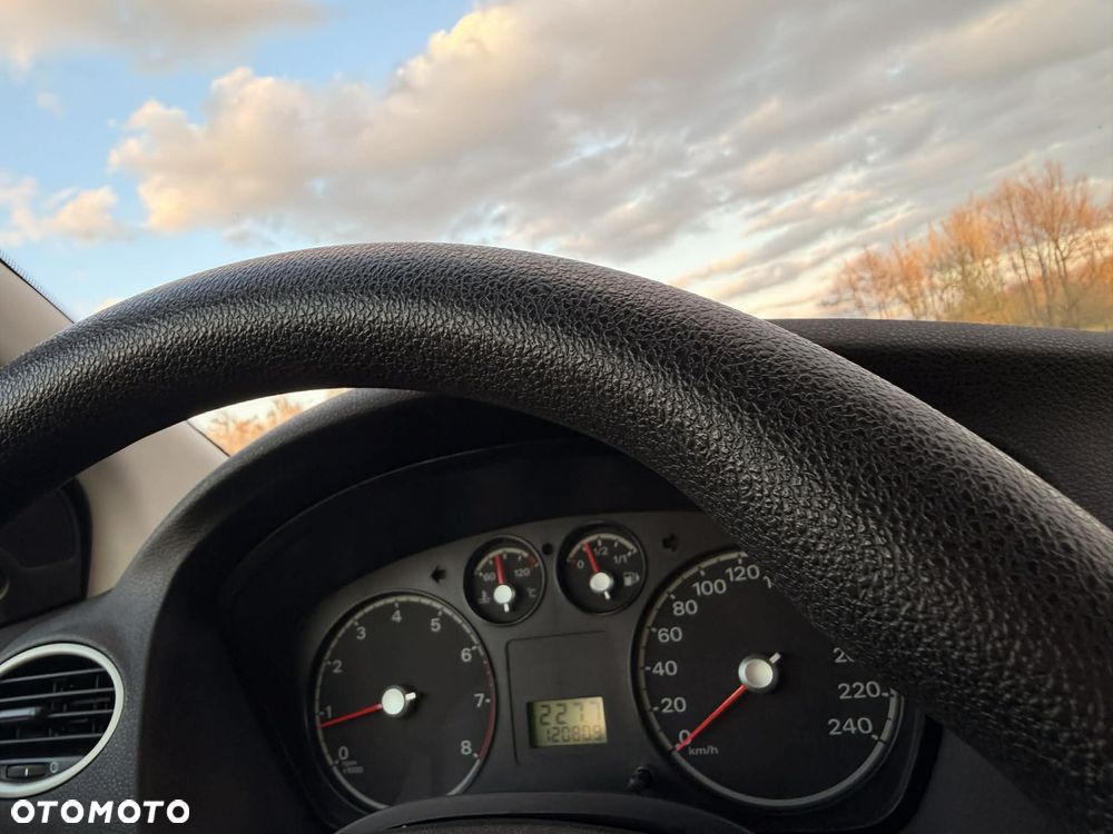 Ford Focus 1.6 Ambiente - 20